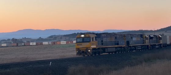Logistik Containerfrachtzug weltweit Von China nach Deutschland Niederlande Großbritannien